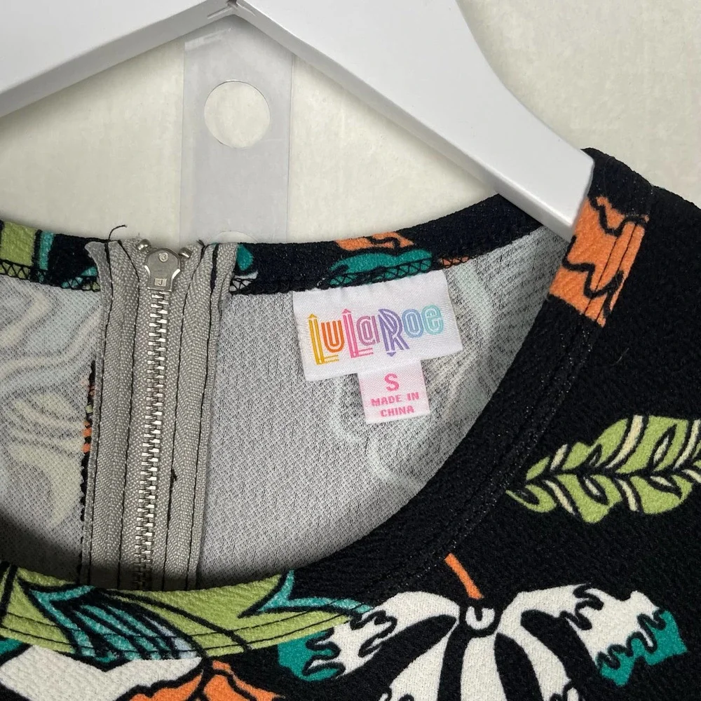 NWT‎ LuLaRoe Amelia Black Tropical Stretch Fit & Flare Pleated Dress Pockets SM - Picture 7 of 13